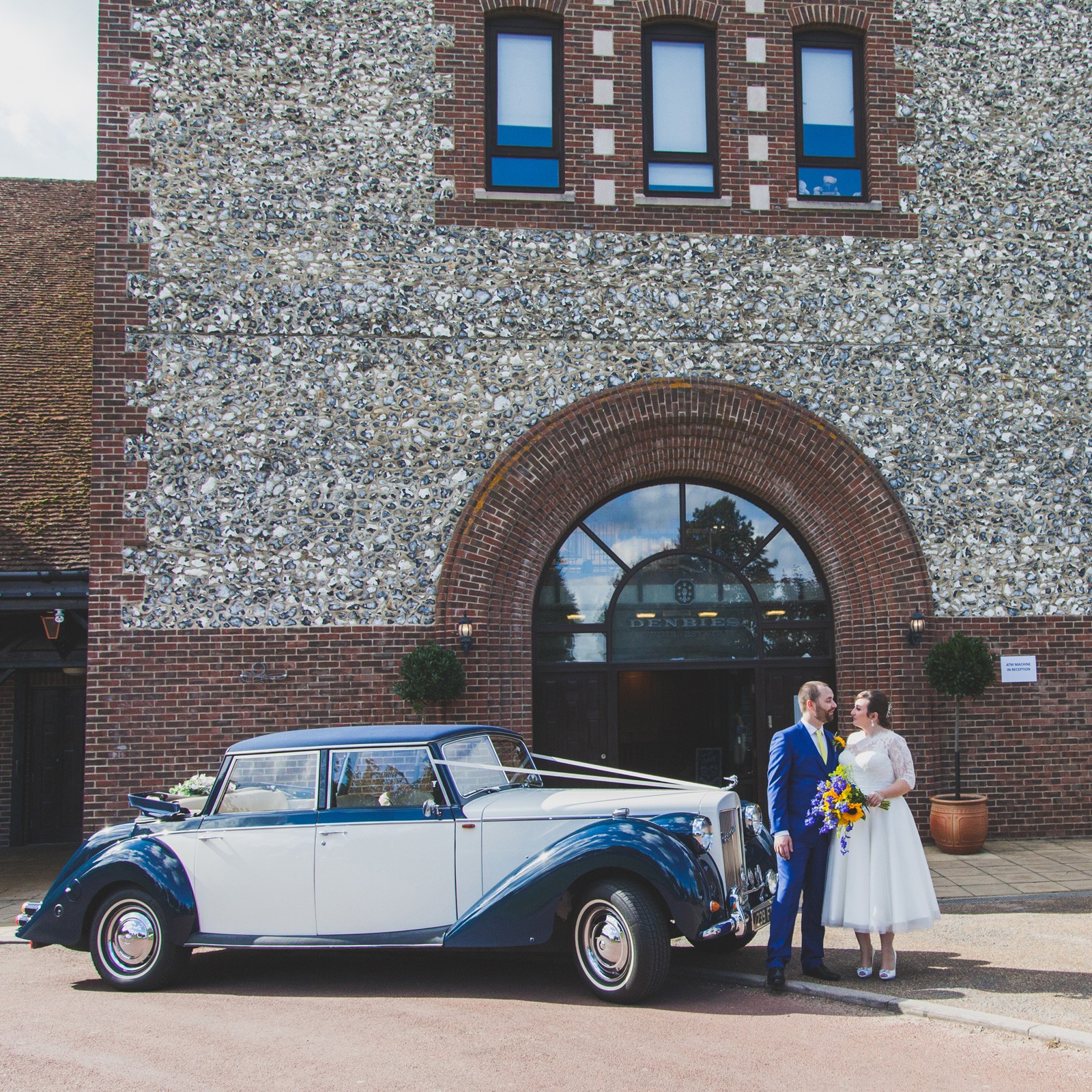7 Things To Consider When Choosing Your Wedding Car