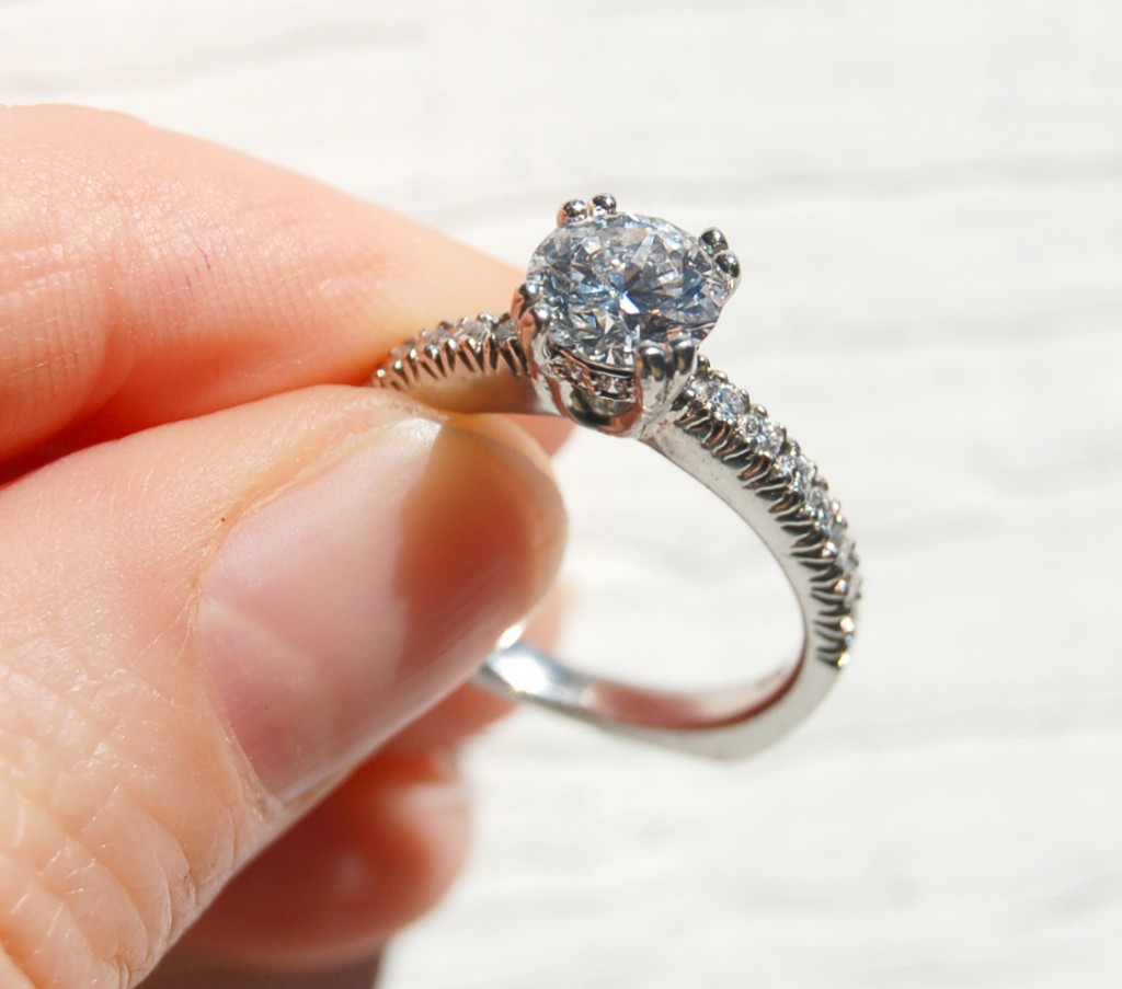 Make Your Engagement Special For Your Loved One With Pretty Engagement Ring