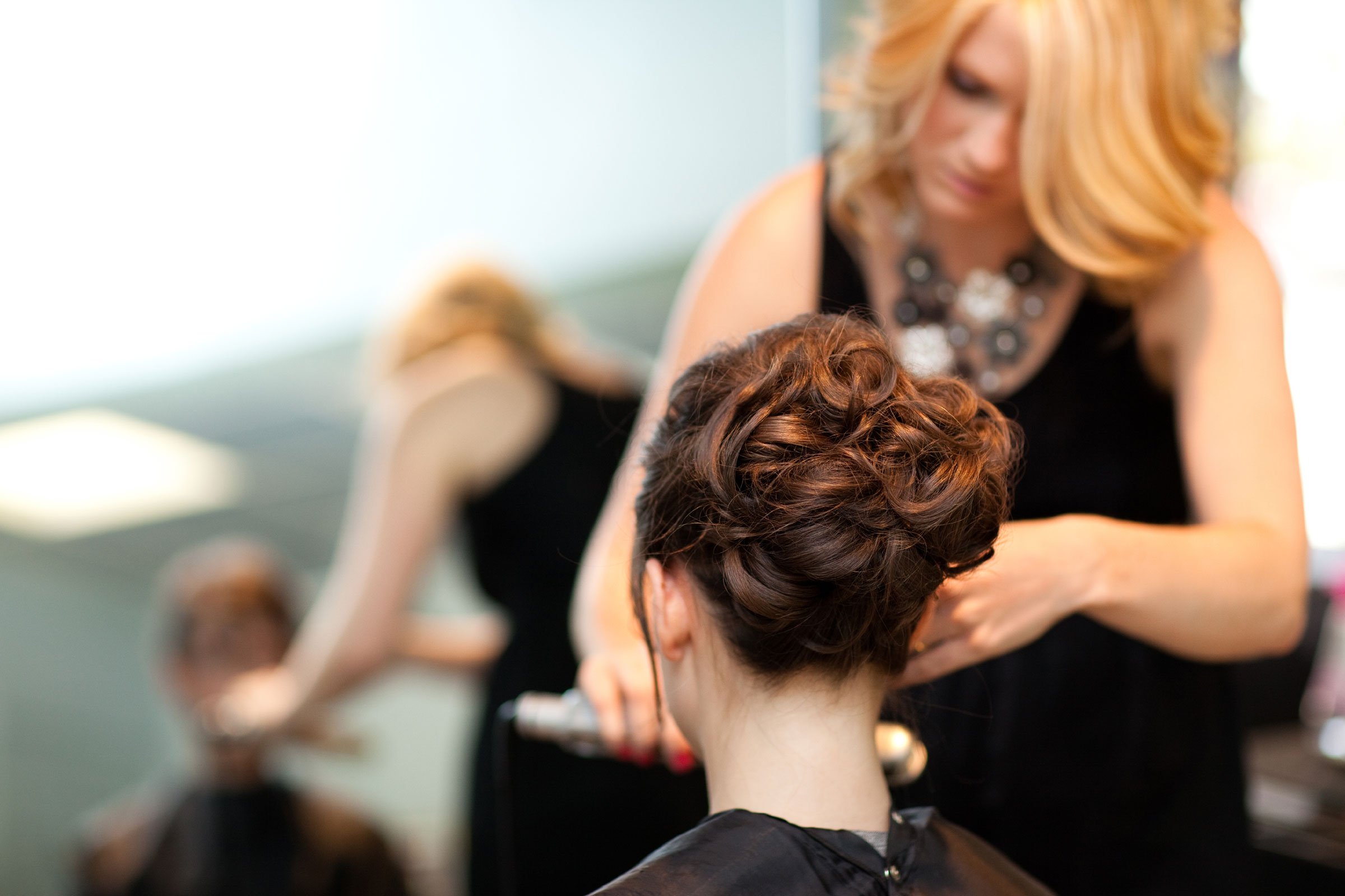 What Hair Styling Jobs Can A Professional Hairstylist Expertly Carry Out?